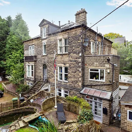 Spacious 3 Bedroom Ground Floor Apartment - 10 Mins From City Centre Leeds  Exterior photo