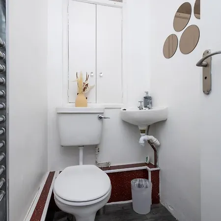 Spacious 3 Bedroom Ground Floor Apartment - 10 Mins From City Centre Leeds  Exterior photo